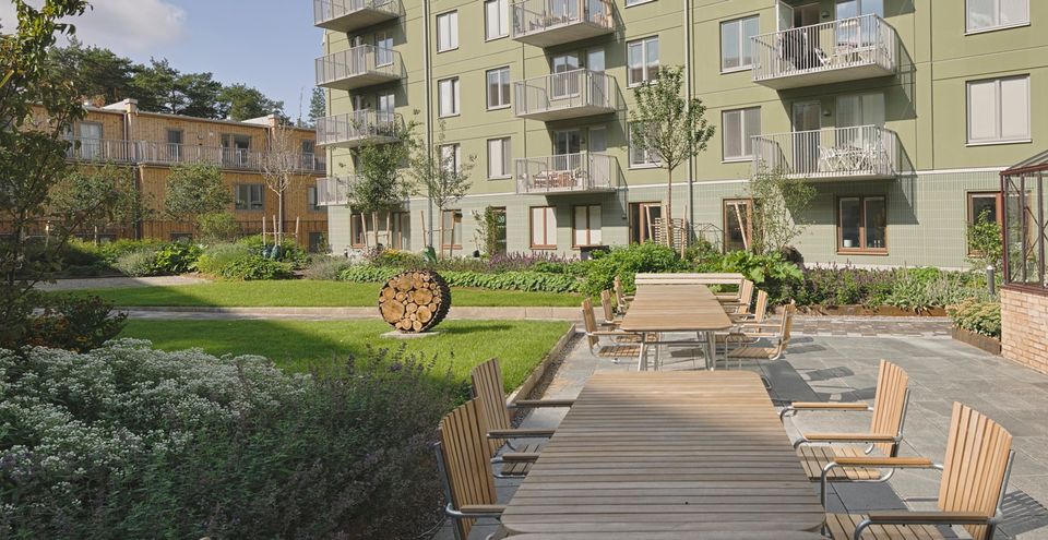 Konst i bostadsrättsförening i täby.jpg